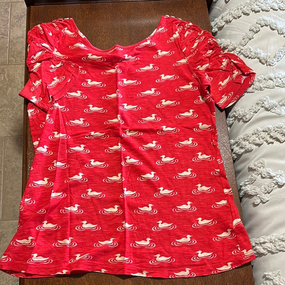 Anthropologie Red and White Duck Print Short Sleeve Tee